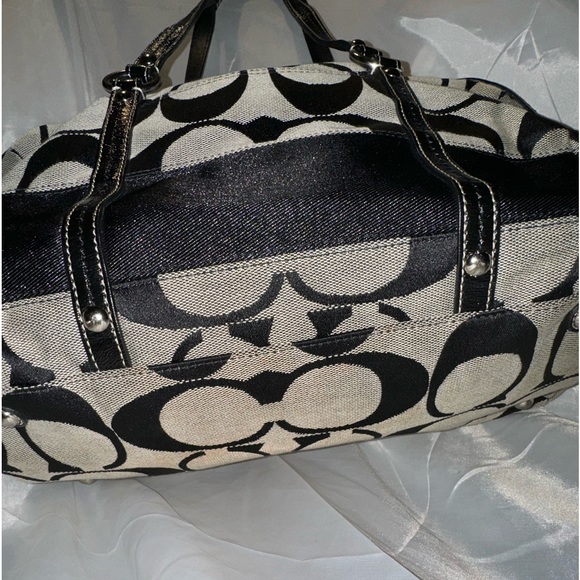 Coach shoulder bag - Picture 14 of 16